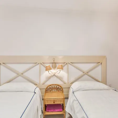 Playa Delphin 105 Апартаменты